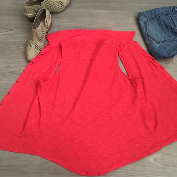 ⚡️HP⚡️Sleeveless Collared Button Down 🧡 - Picture 7 of 8